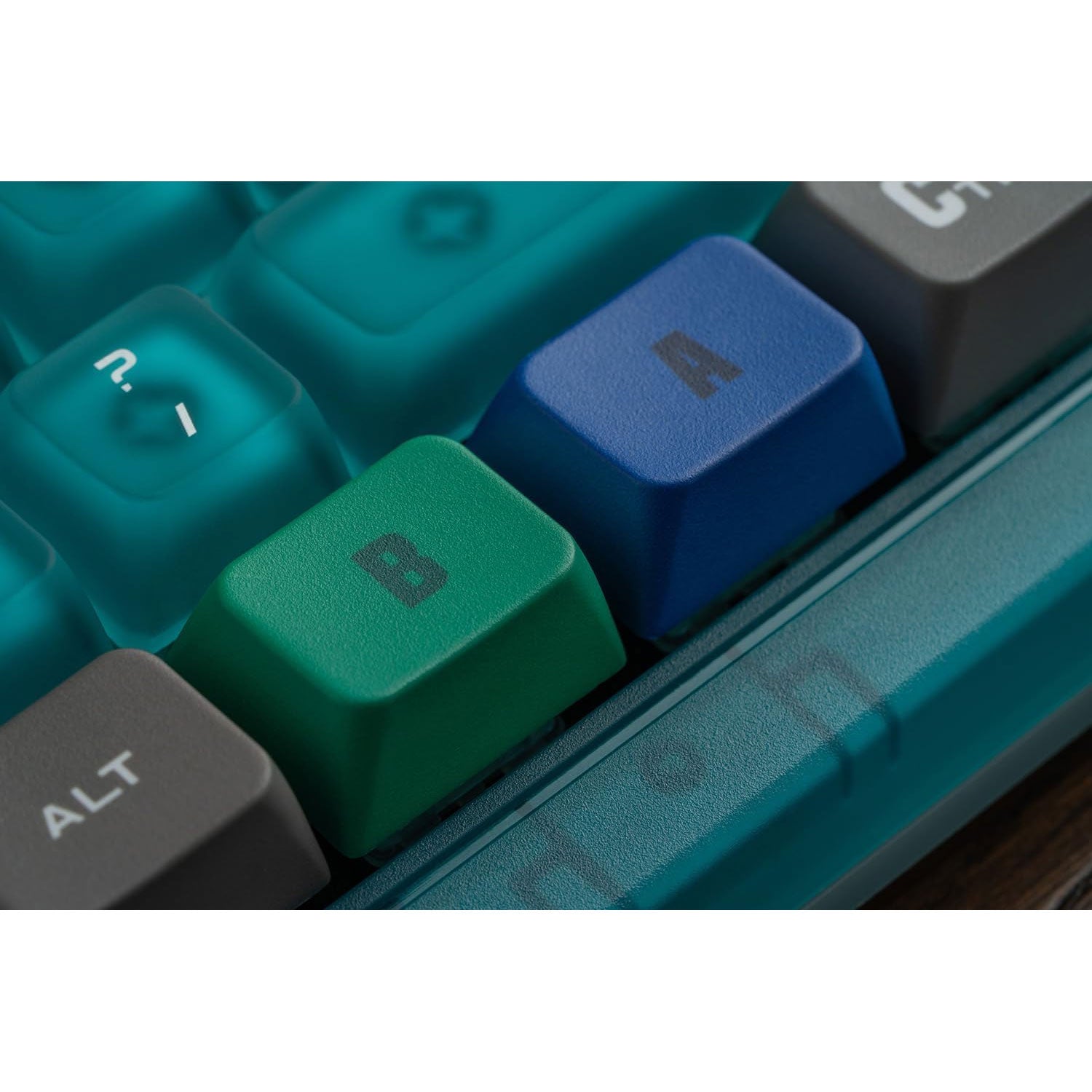 8BitDo Retro Mechanical Keyboard [Clear Blue]