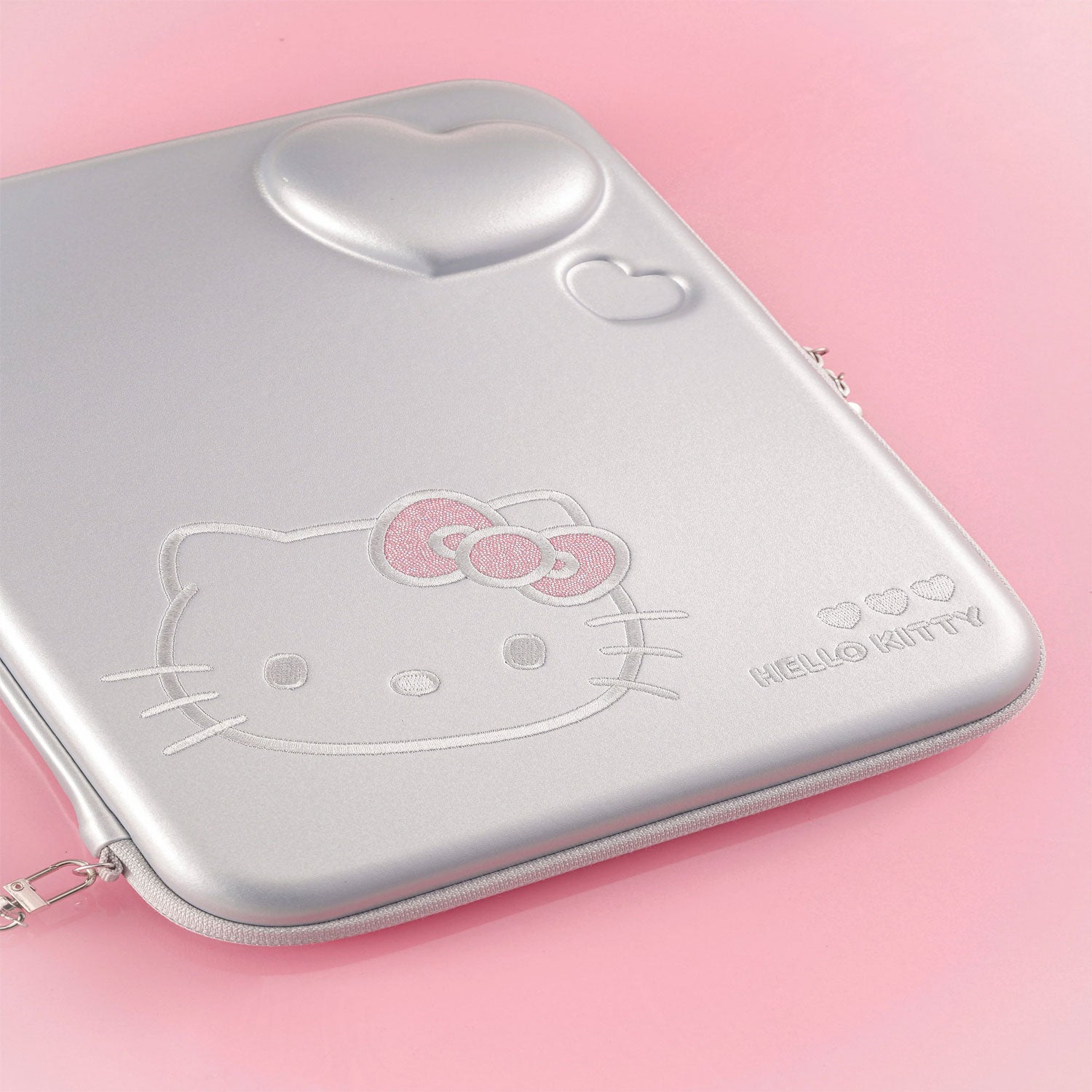 GeekShare Hello Kitty Shining Silver Heart iPad Sleeve